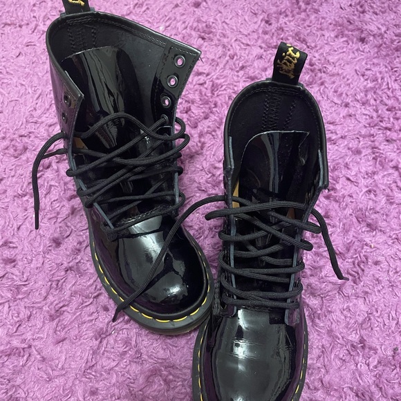 🖤Black Dr. Martens, shiny, Patton leather grunge boots, brand new condition! 💯 - Picture 2 of 8